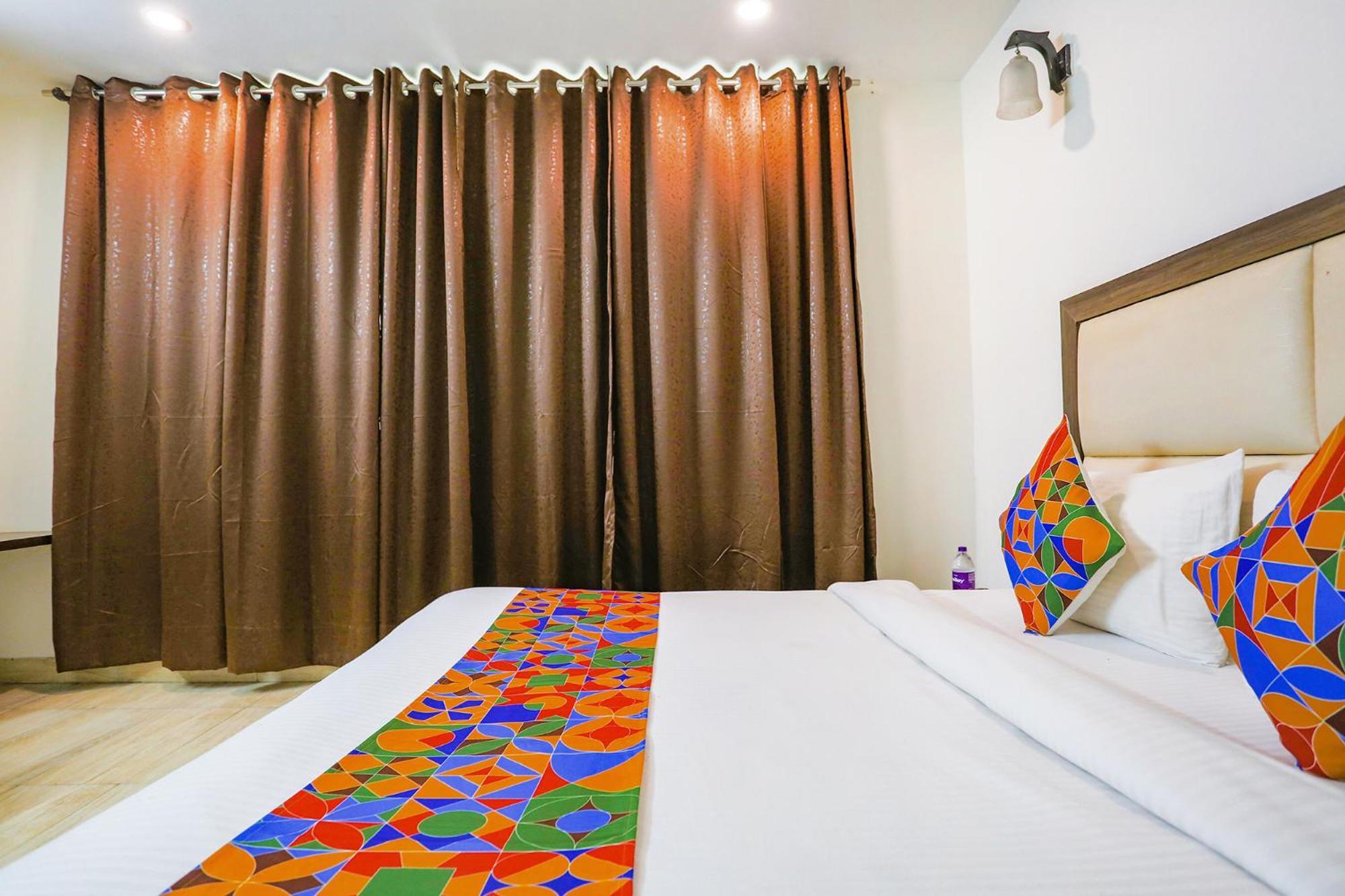 Fabhotel Jpm The Grand Bella - Nr Nehru Place Market 新德里 外观 照片